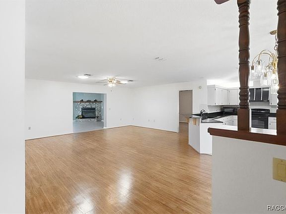 3rd image of 3002 S Rose Ave