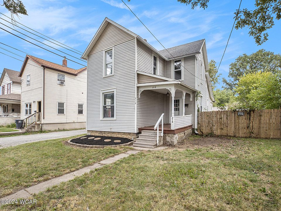 1st image of 218 W Grand Ave