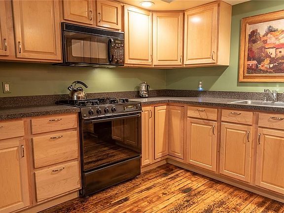2nd image of 25 W Mill St