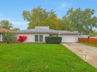 1260 Comet Dr, Aurora, IL 60505