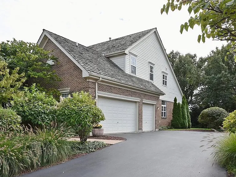 5393 Promontory Ln — Photo 1