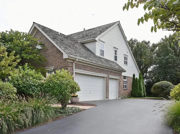 5393 Promontory Ln, Long Grove, IL 60047