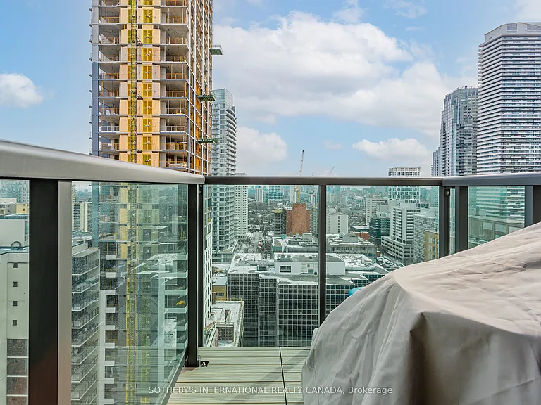 70 Roehampton Ave #2014 — Photo 28