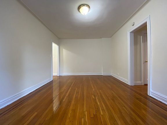 4th image of 84-19 Talbot St #C