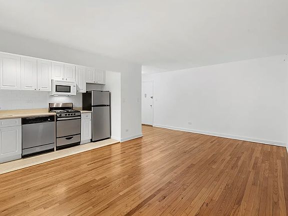 3rd image of 200 E 17th St APT 5A