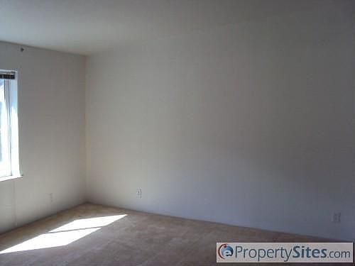 5th image of 208 Sommers St