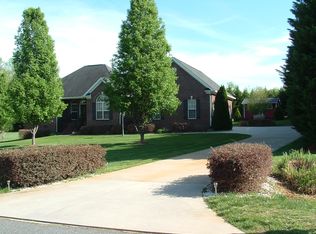 3075 Beeson Ct, Sophia, NC 27350