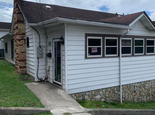 148 Cross St, Hinton, WV 25951
