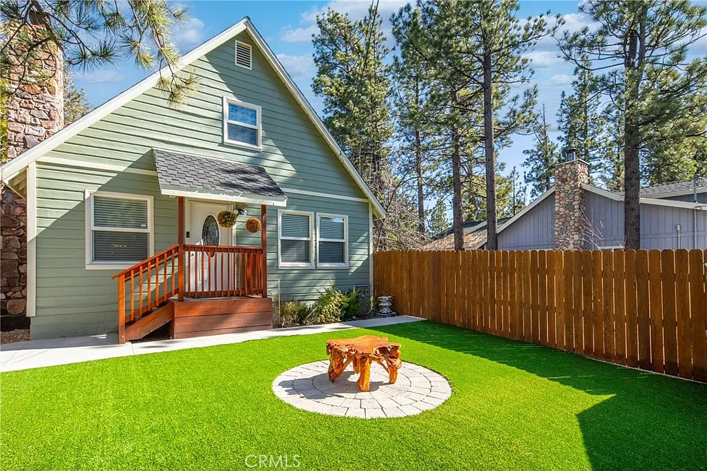 4 bed, 2100 sqft, $3,000 — Photo 2