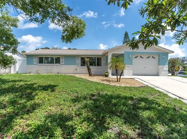 5620 Executive Dr, New Port Richey, FL 34652