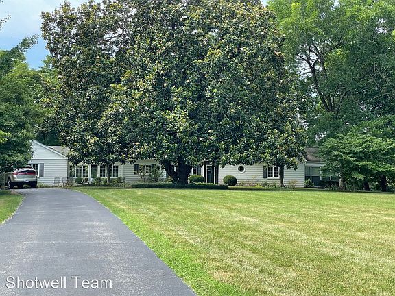 3rd image of 2811 French Broad Ln