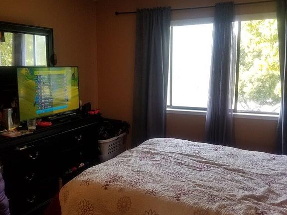 3rd image of 375 Clifford Ave APT 212