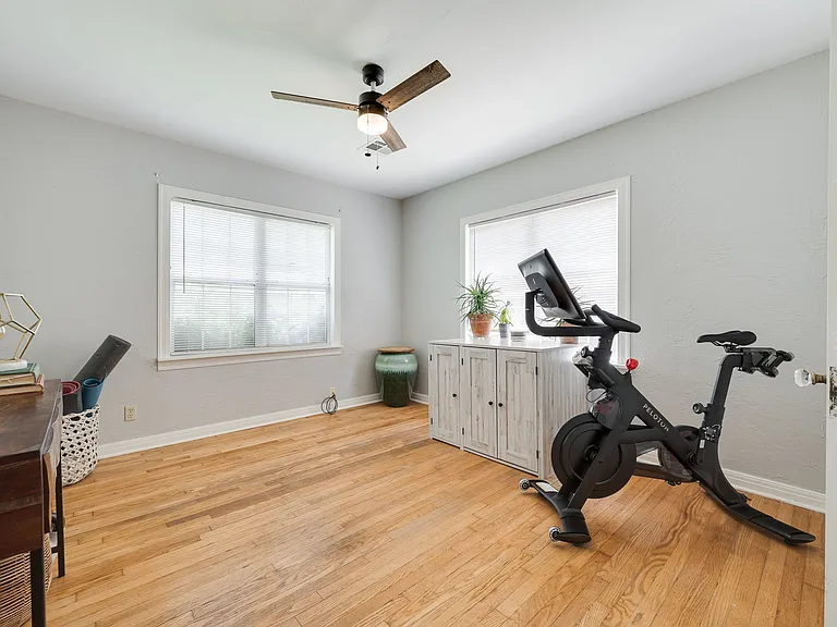 1131 Lombardy Rd — Photo 23