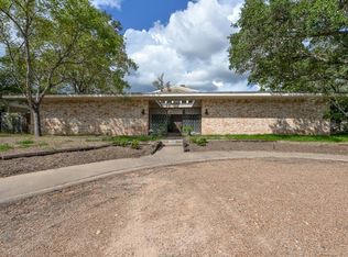 2203 Sharon Dr, Bryan, TX 77802