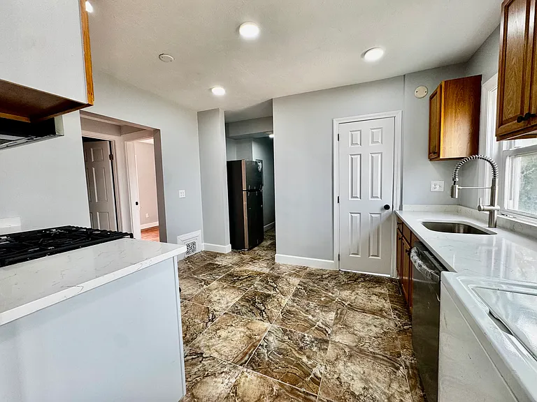 228 Belmont St #3 — Photo 3