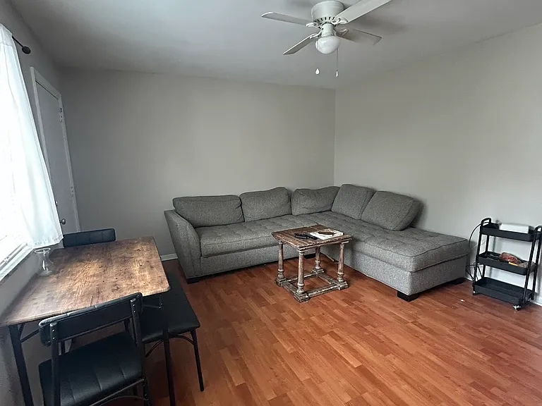 1418 Laurel Ave #6 — Photo 4
