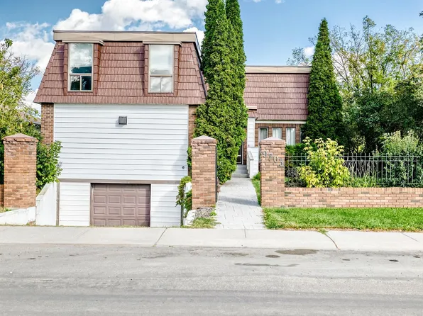 9703 160th St NW, Edmonton, AB T5P 3C9