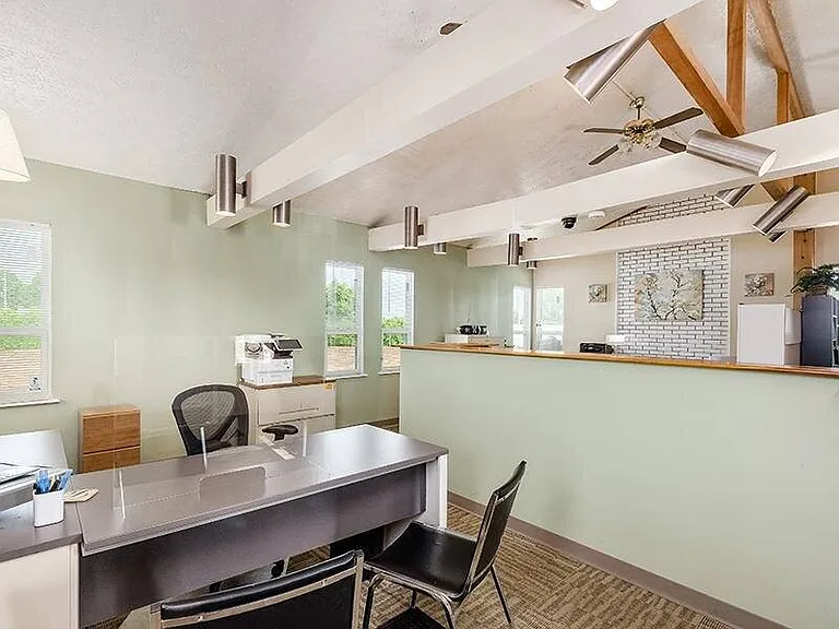 Sharon Green Townhomes — Photo 20