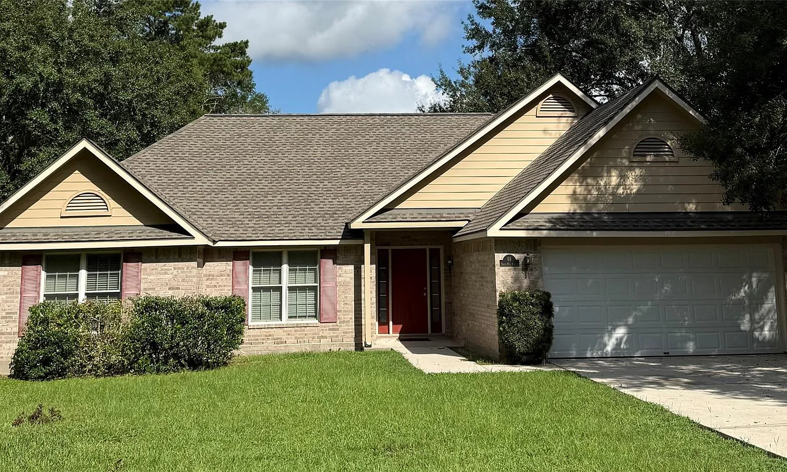 3 bed, 2.0 bath, 970 sqft, $1,800 — Photo 1