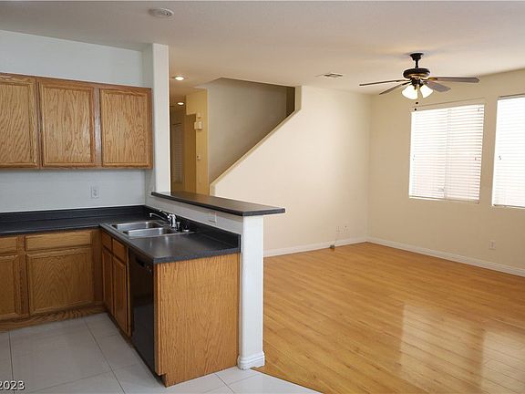 3rd image of 9340 Vista Waters Ln