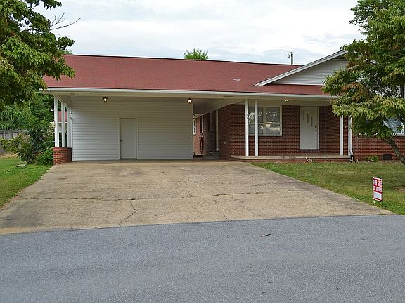 2nd image of 105 Woodland Dr