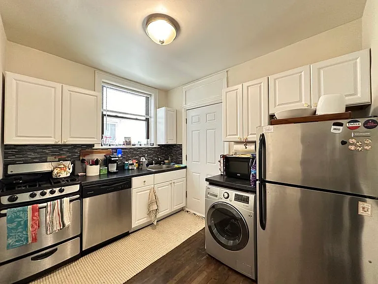 2131 W Giddings St #B2 — Photo 2