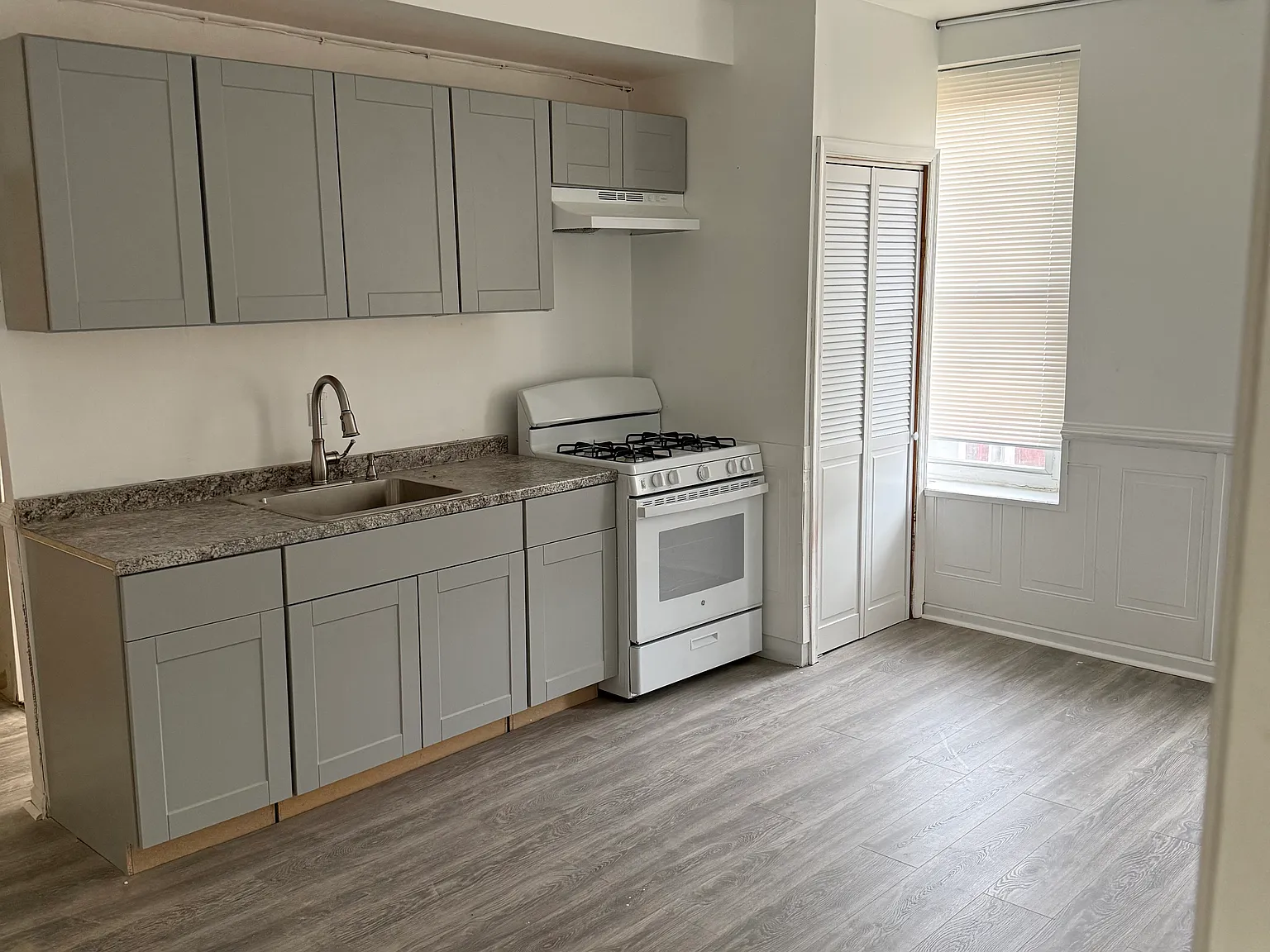 2 bed, 800 sqft, $1,400 — Photo 4
