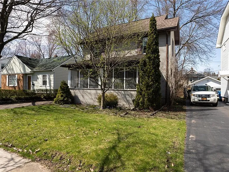122 Holcroft Rd — Photo 3