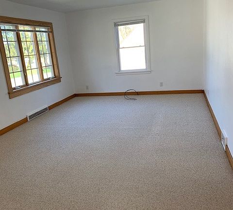 4th image of 615 Fond Du Lac Ave
