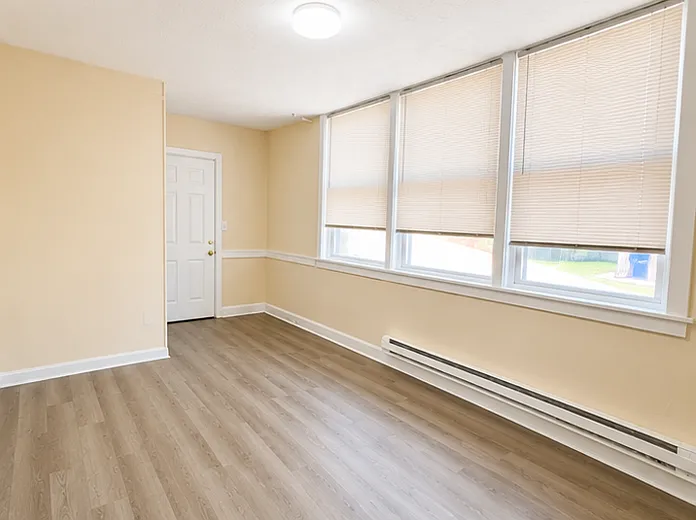 116 W B St #7 — Photo 2