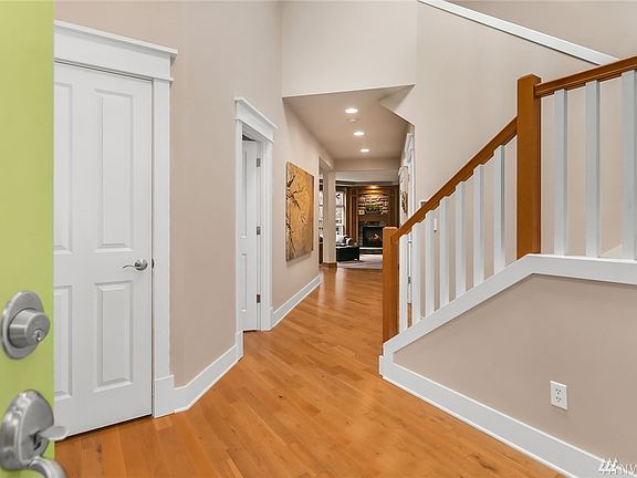 3rd image of 2377 23rd Ln NE