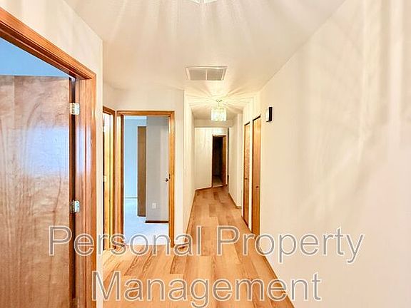 4th image of 15315 NE 181st St #B