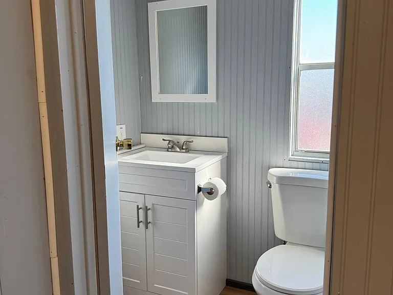 Main bathroom