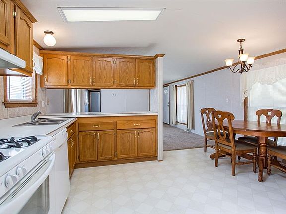 5th image of 441 Sherwood Ave