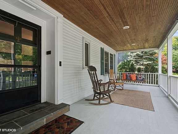 2nd image of 1611 Greenwood Ave