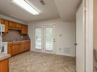 109 Mindy Ln APT D, Dallas, NC 28034