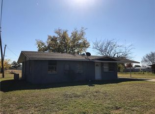 101 Daniel Dr, Kerens, TX 75144