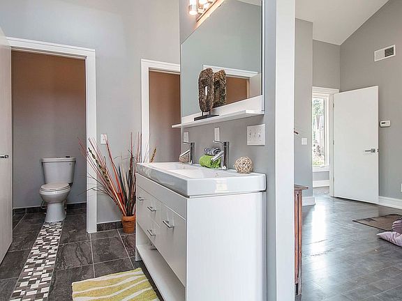 MASTER BATH/SPA