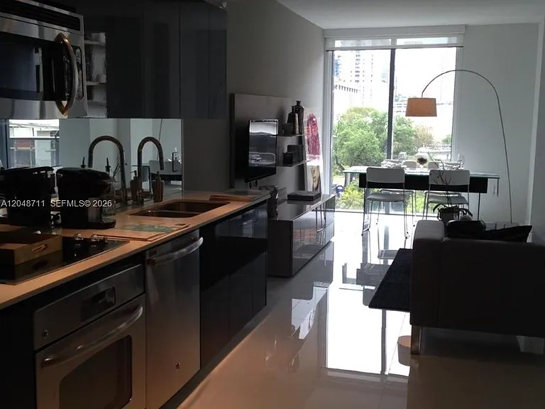 31 SE 6th St #603 — Photo 3