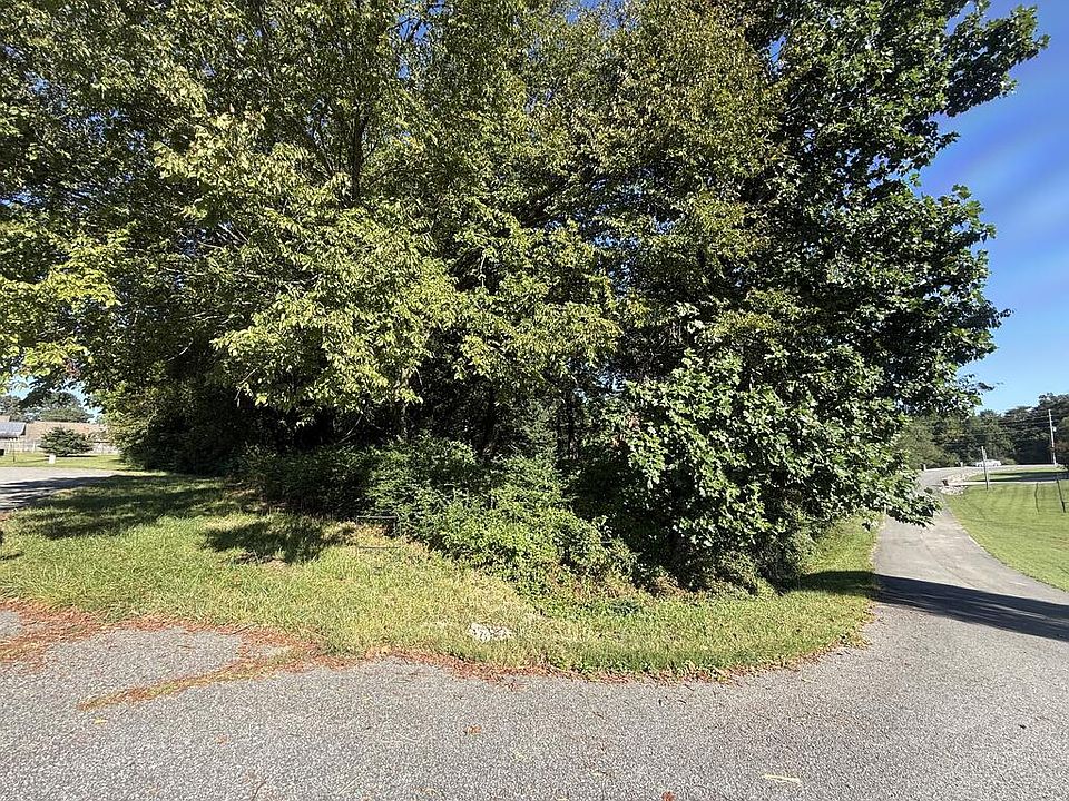 2nd image of 1091 Heathwood West Dr