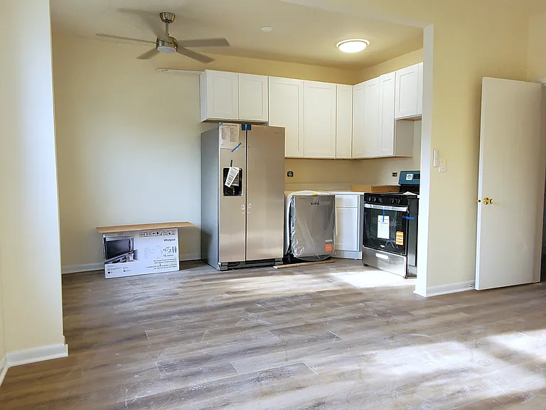 4047 N Narragansett Ave #1F — Photo 1