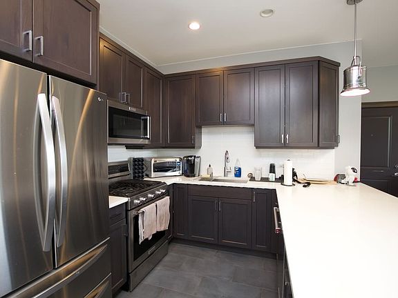 3rd image of 4324 N Ashland Ave #4
