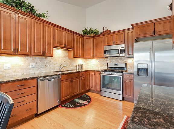 5th image of 1814 Maplewood Ct
