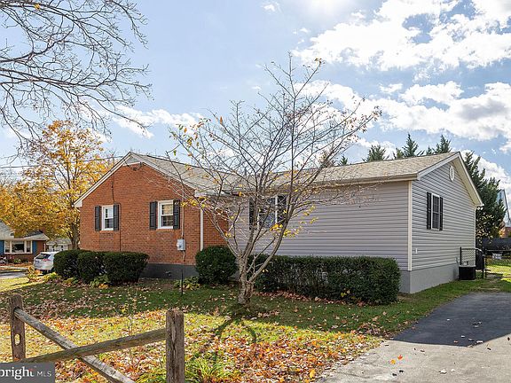 3rd image of 97 Molden Dr