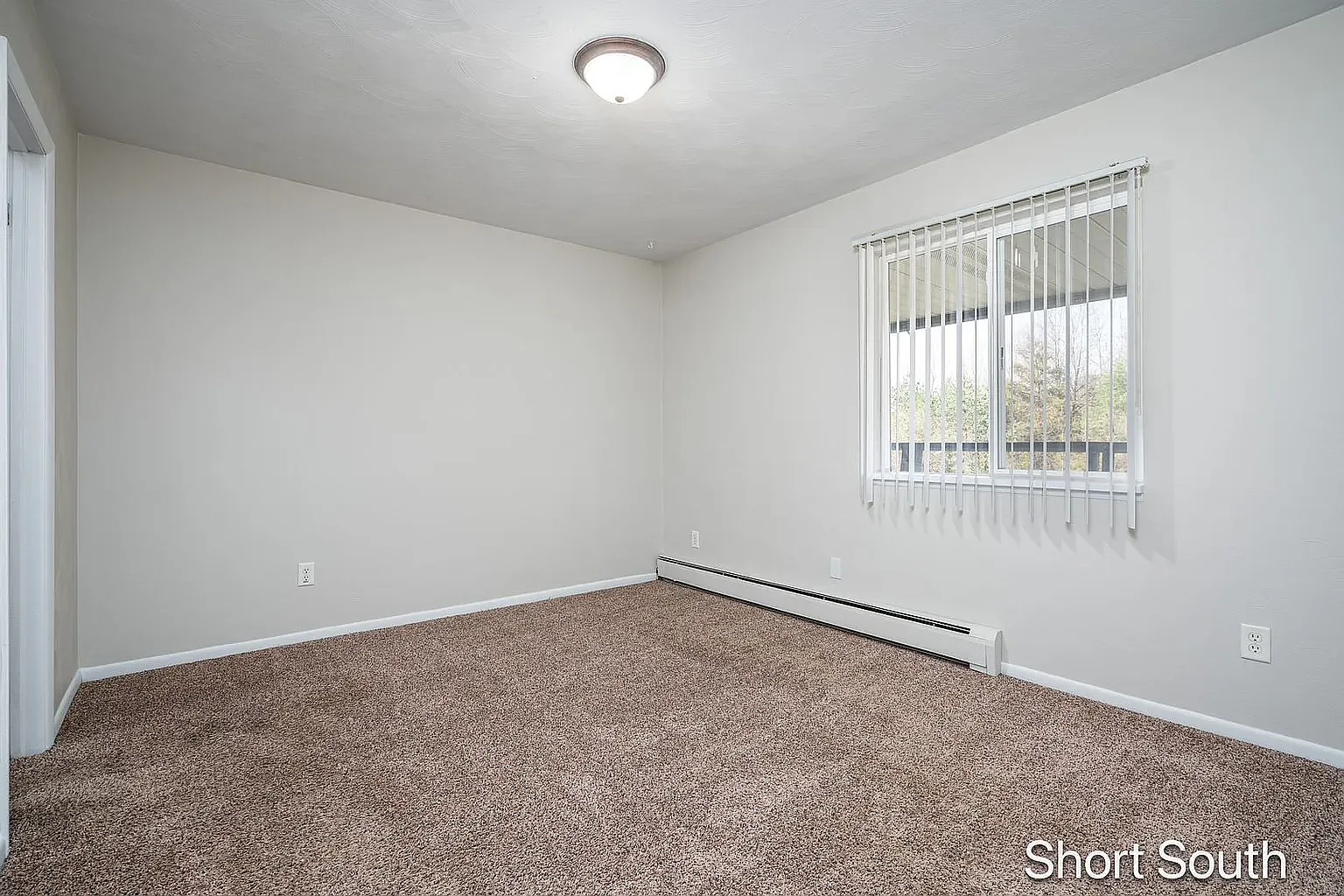 Lakewood Apartments — Photo 1