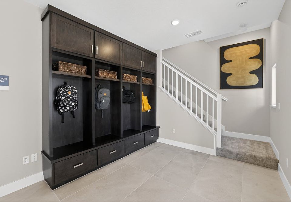 Row Townhome Residence 6 Entrance and Drop Zone