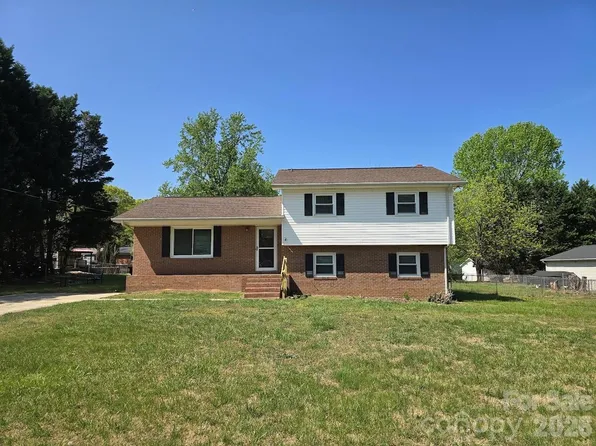 1708 Caro Mar Pl NW, Concord, NC 28027