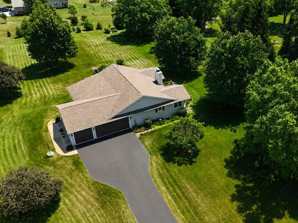 4195 S Satinwood Dr, Beloit, WI 53511