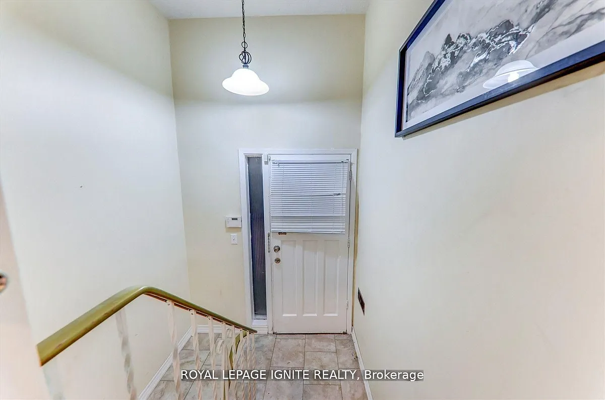 Building Photo - 4010 Ellesmere Rd #BASEMENT