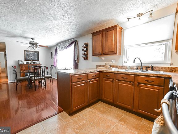 5th image of 48017 Mary Lynn Dr
